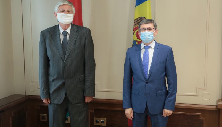 Președintele Parlamentului, Igor Grosu, a avut o întrevedere cu Ambasadorul Extraordinar şi Plenipotențiar al Ungariei în Republica Moldova, Sándor Szabó